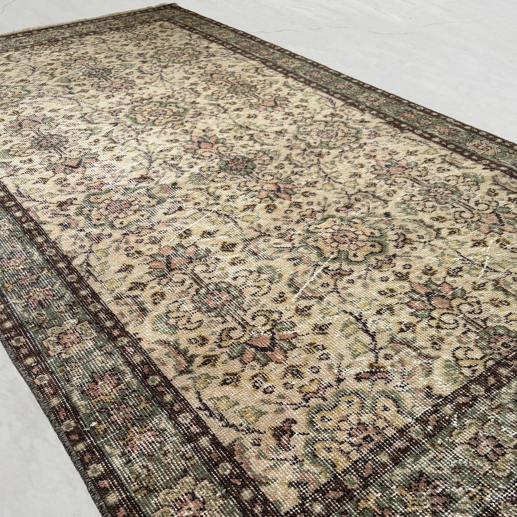 Vintage washed rug 260625