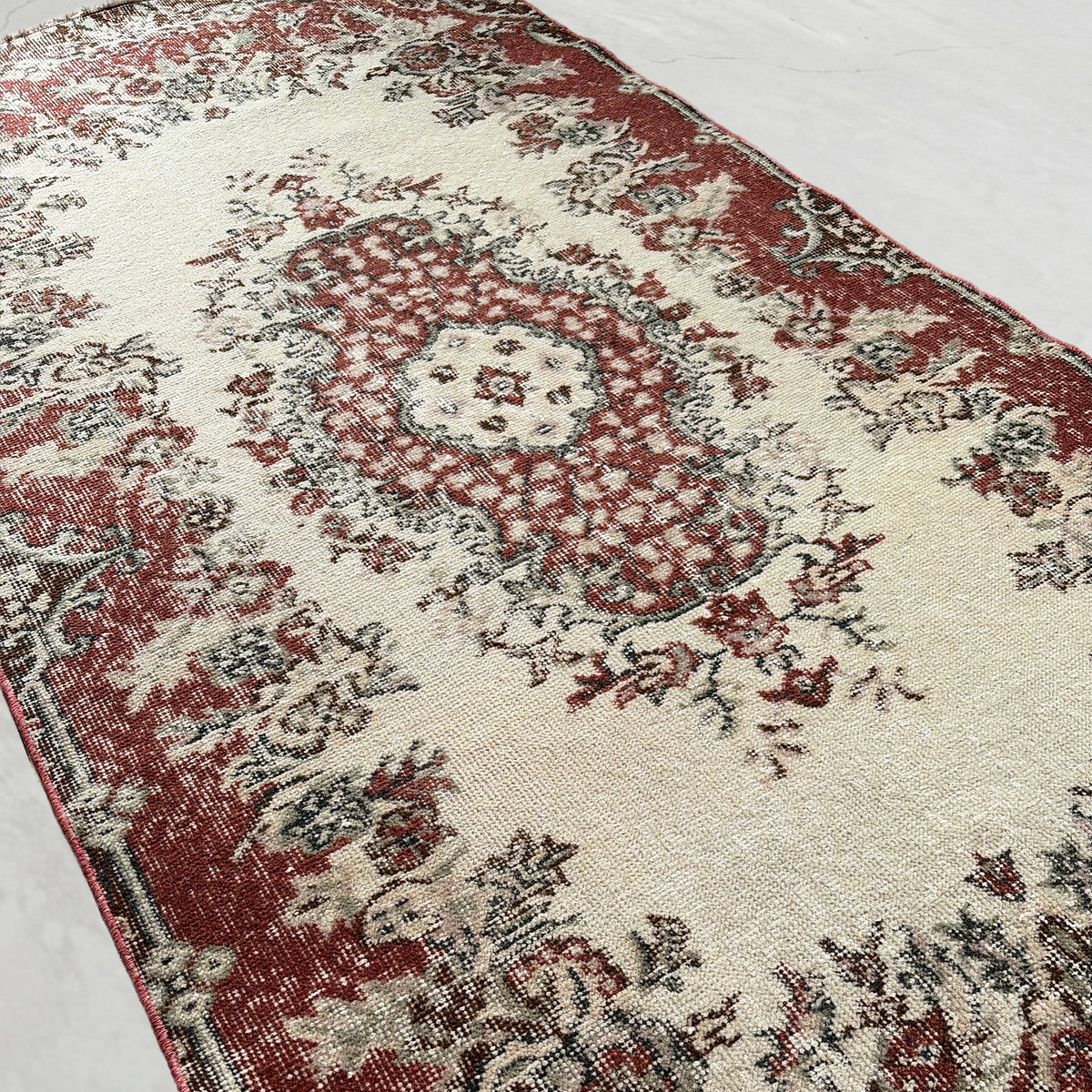 Vintage washed rug 260618