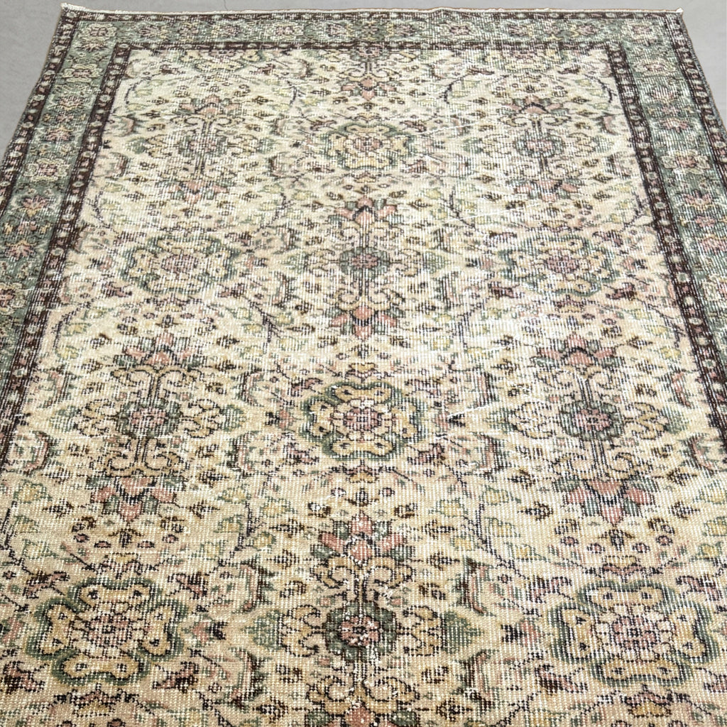 Vintage washed rug 260625