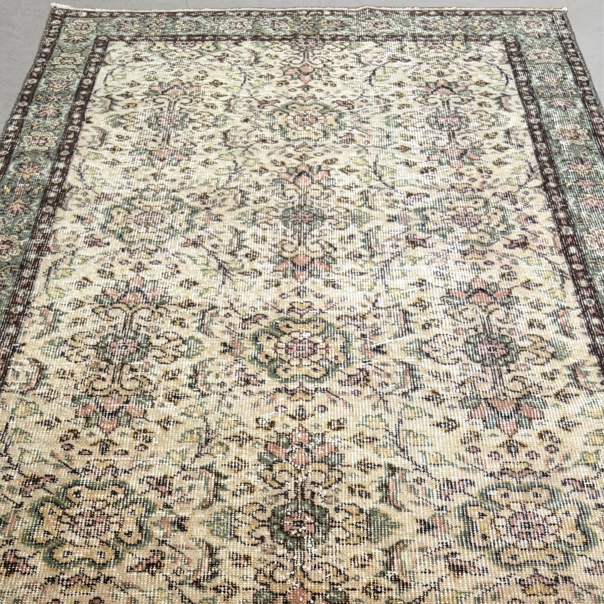 Vintage washed rug 260625