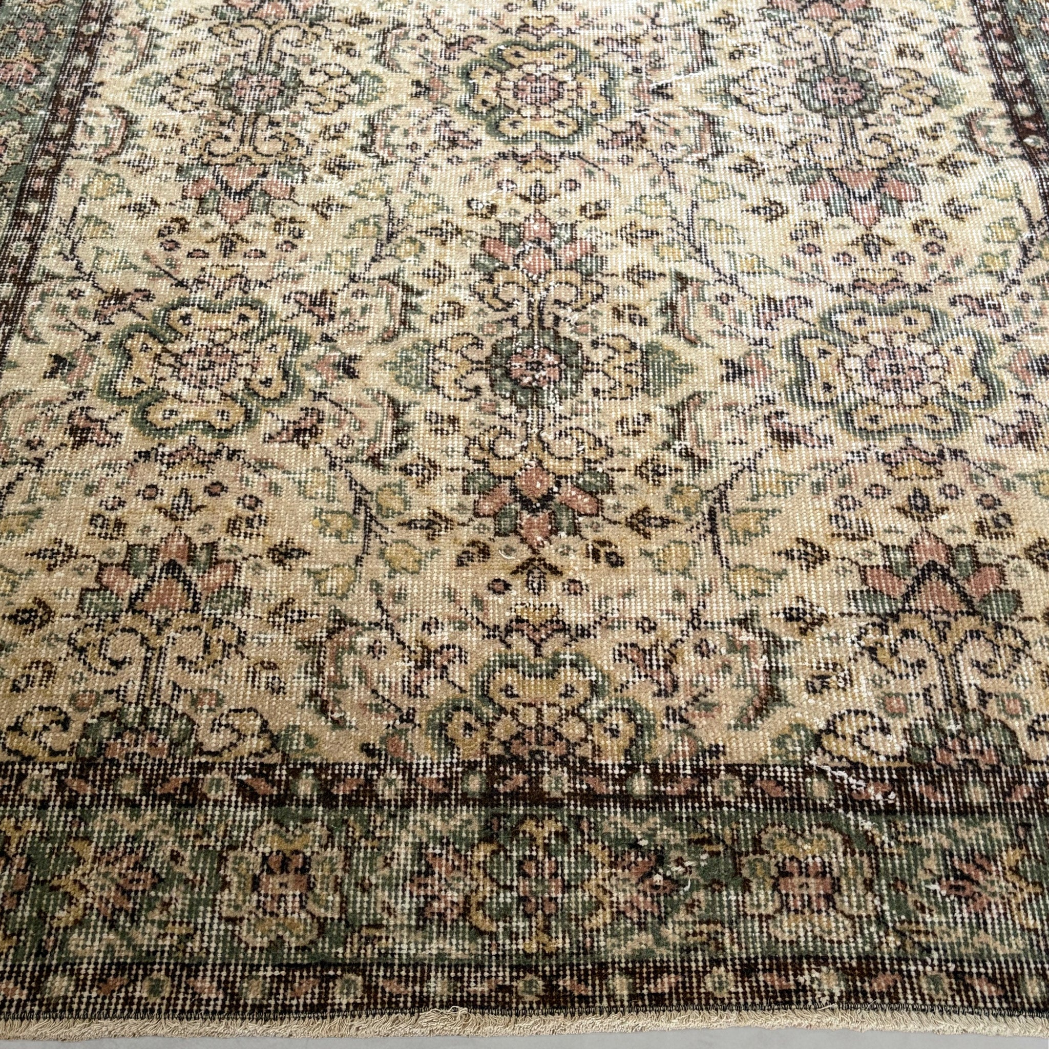 Vintage washed rug 260625