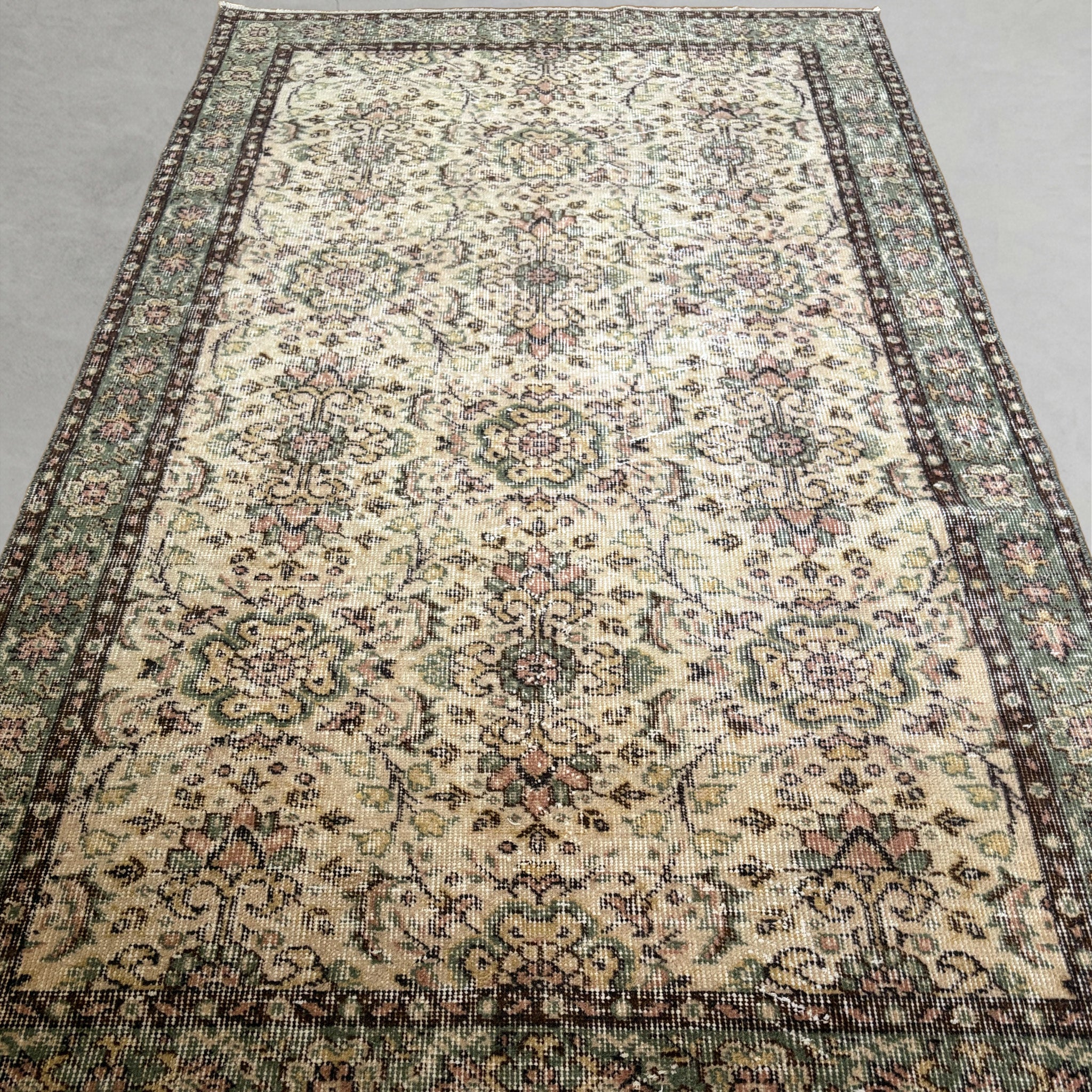 Vintage washed rug 260625