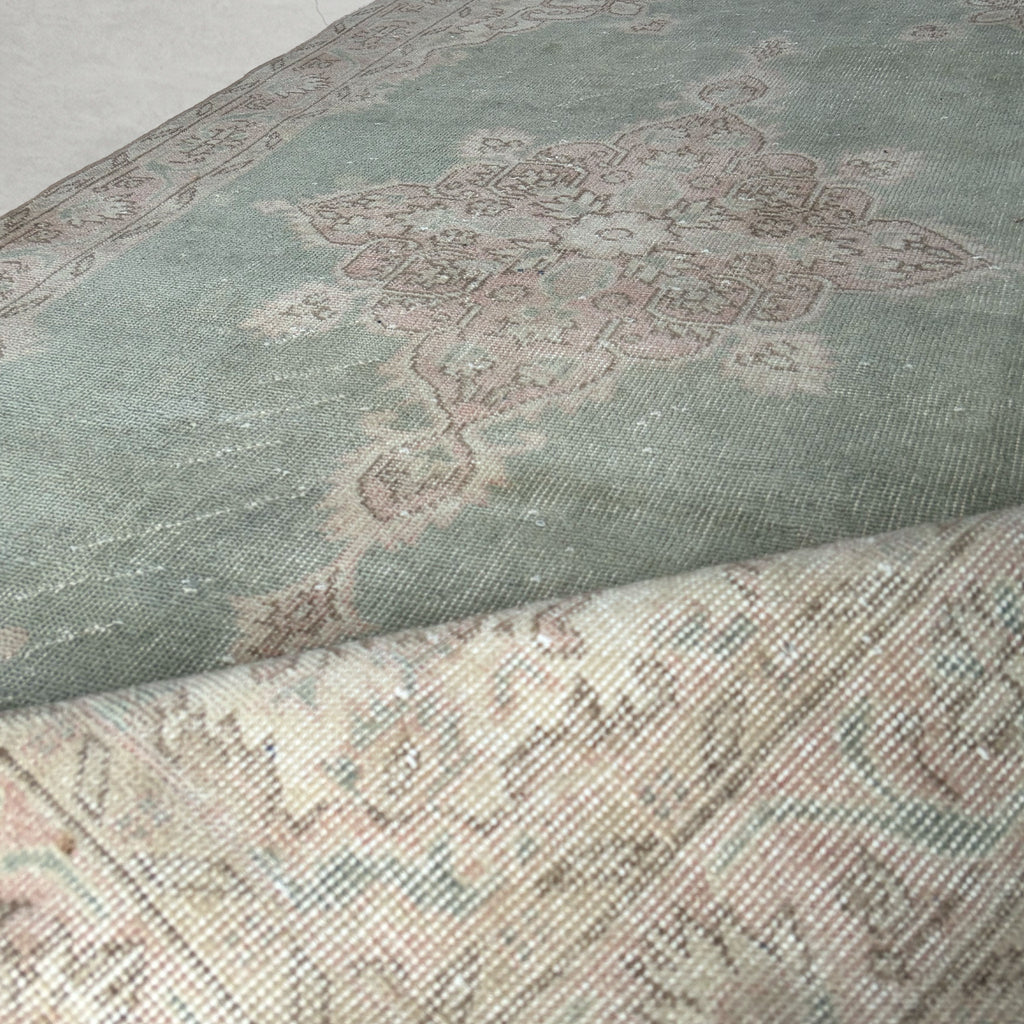 Vintage washed rug 260630