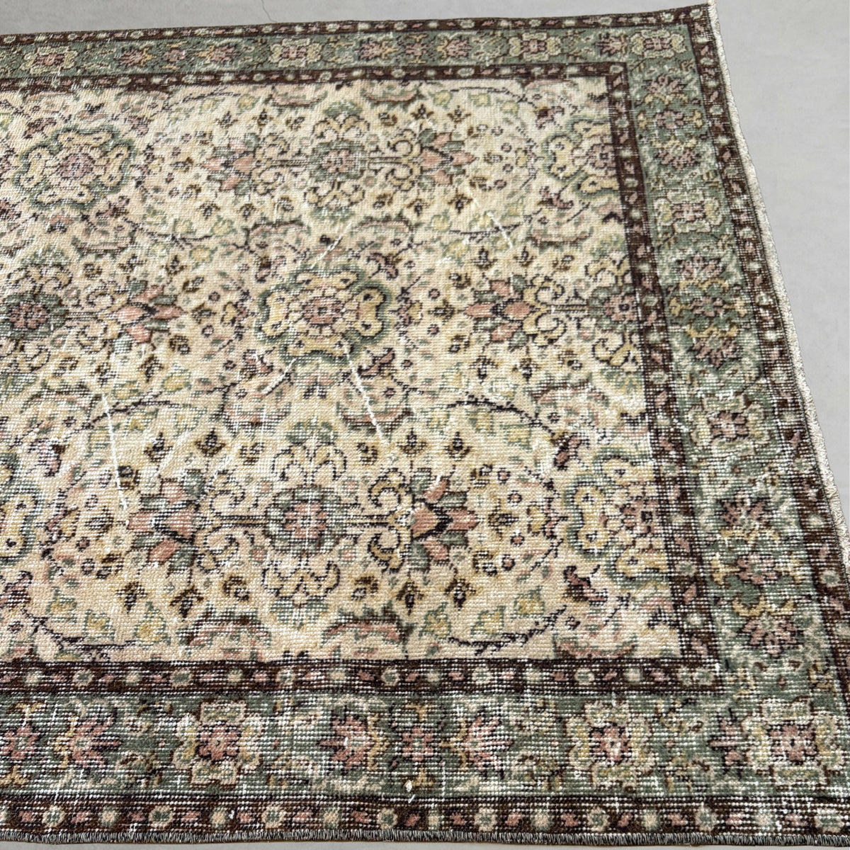 Vintage washed rug 260625