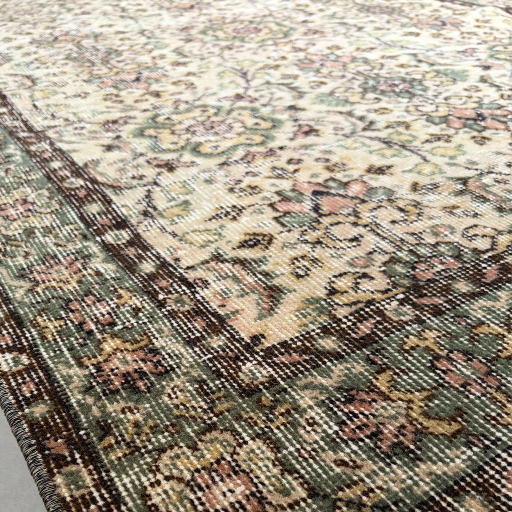 Vintage washed rug 260625