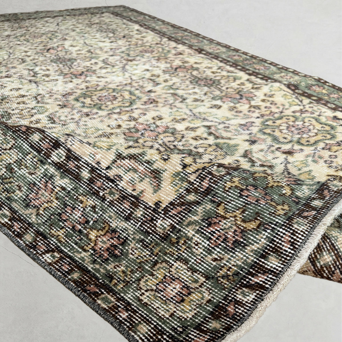 Vintage washed rug 260625